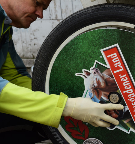 Fräsen von Hart-PVC für Rikschas