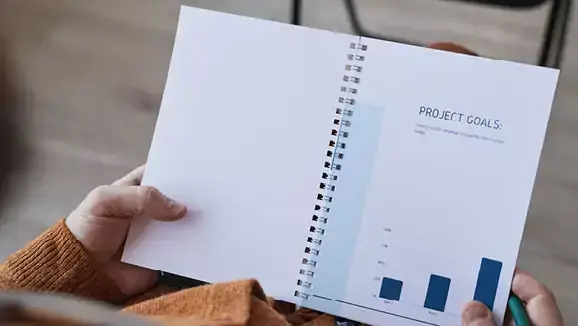 Prospekte und Broschüren